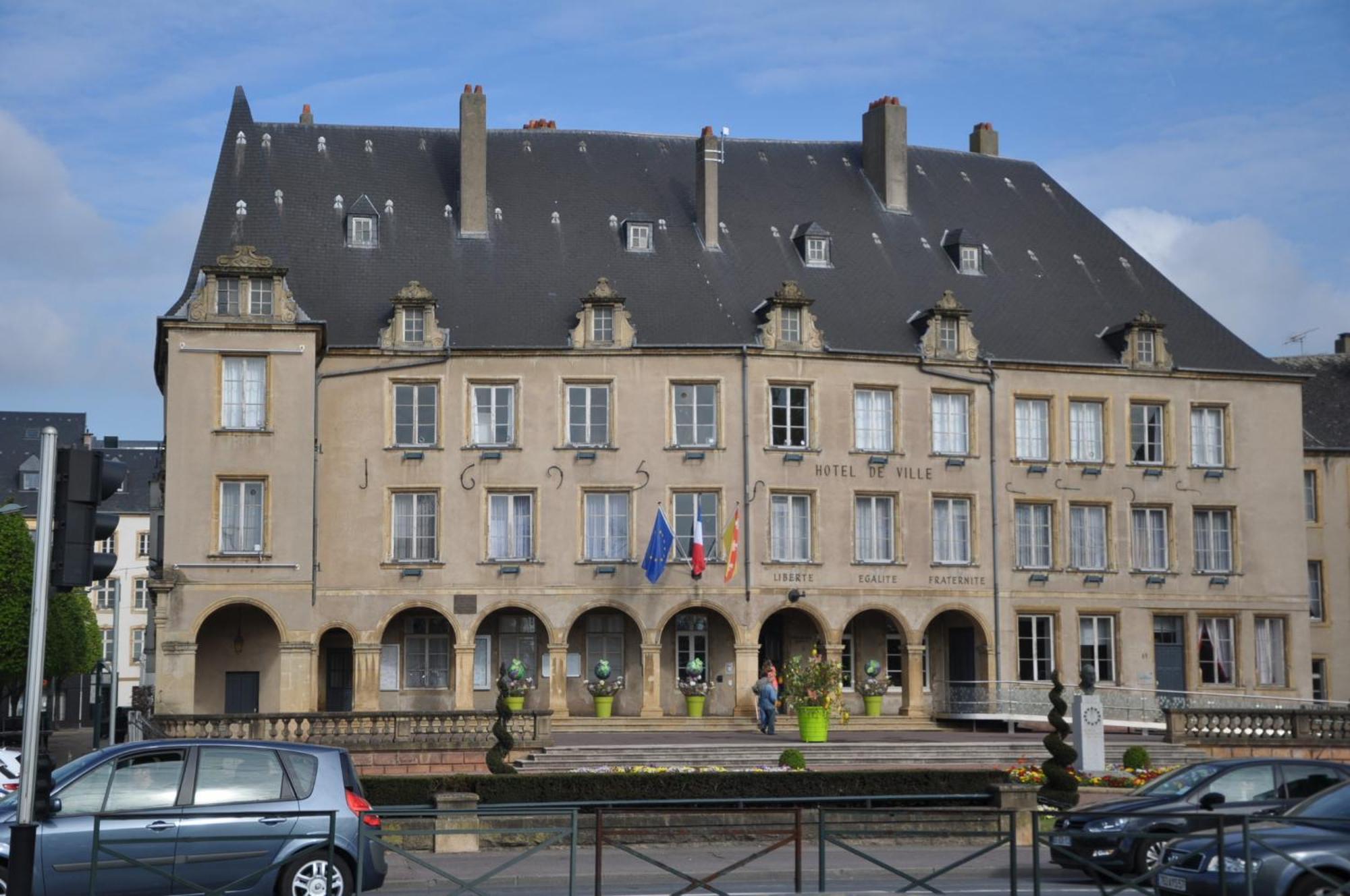 Appartement En Centre Pietonnier Proche De La Gare Diedenhofen Exterior foto